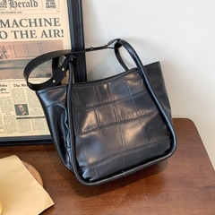 Peniche Women's Leather Crossbody Handbag