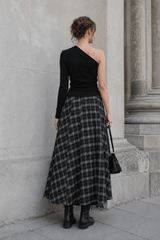 Asymmetrical Black White Plaid Slim-Fit Skirt