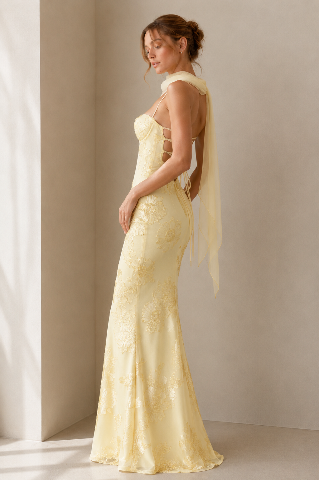 3D Applique Bone Pad Tie Back Solid Prom Dress