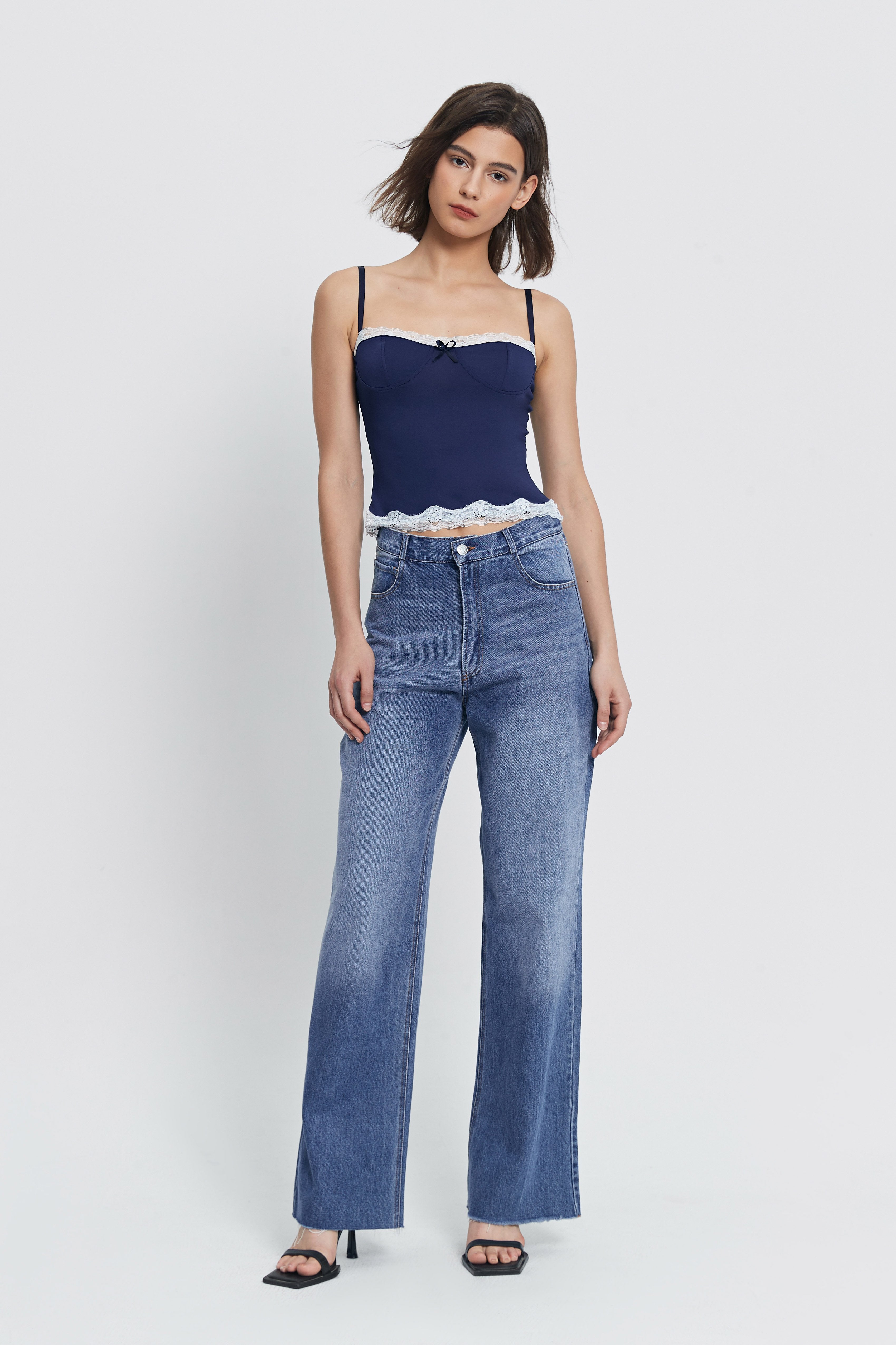 Colorblock Knot Front Floral Lace Trim Crop Top