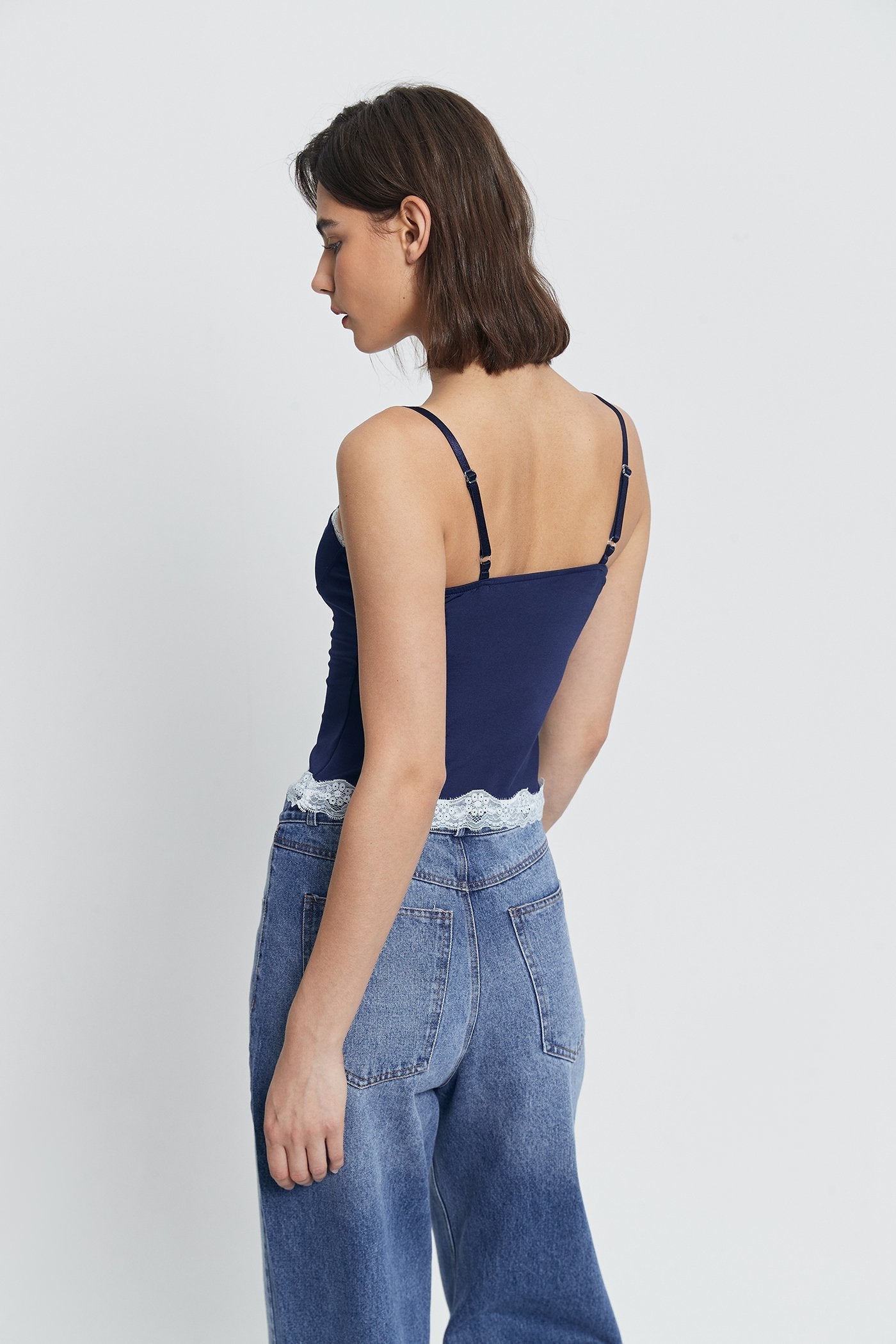 Colorblock Knot Front Floral Lace Trim Crop Top
