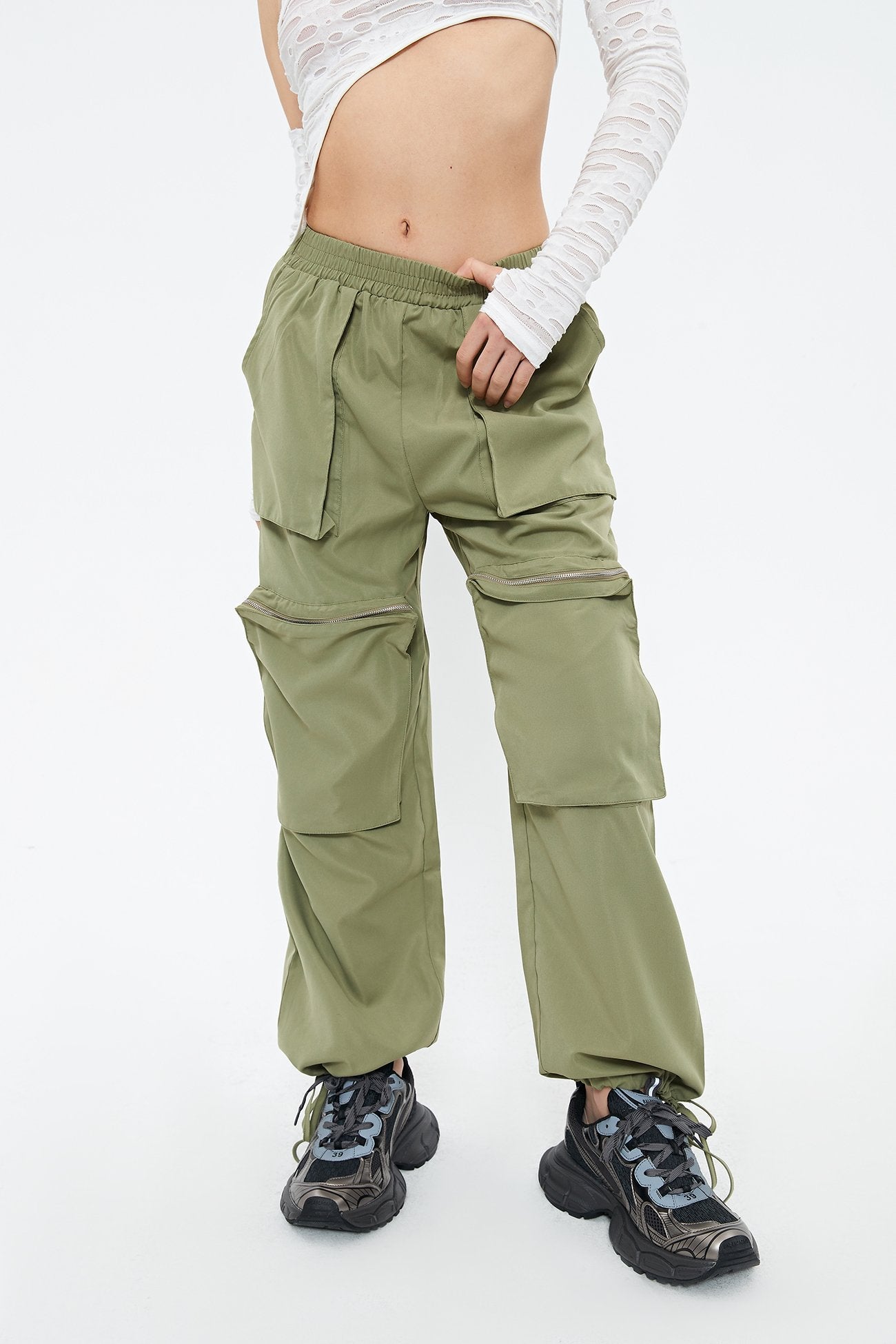 Elastic Waist Pocket Patched Drawstring Hem Cargo Pants