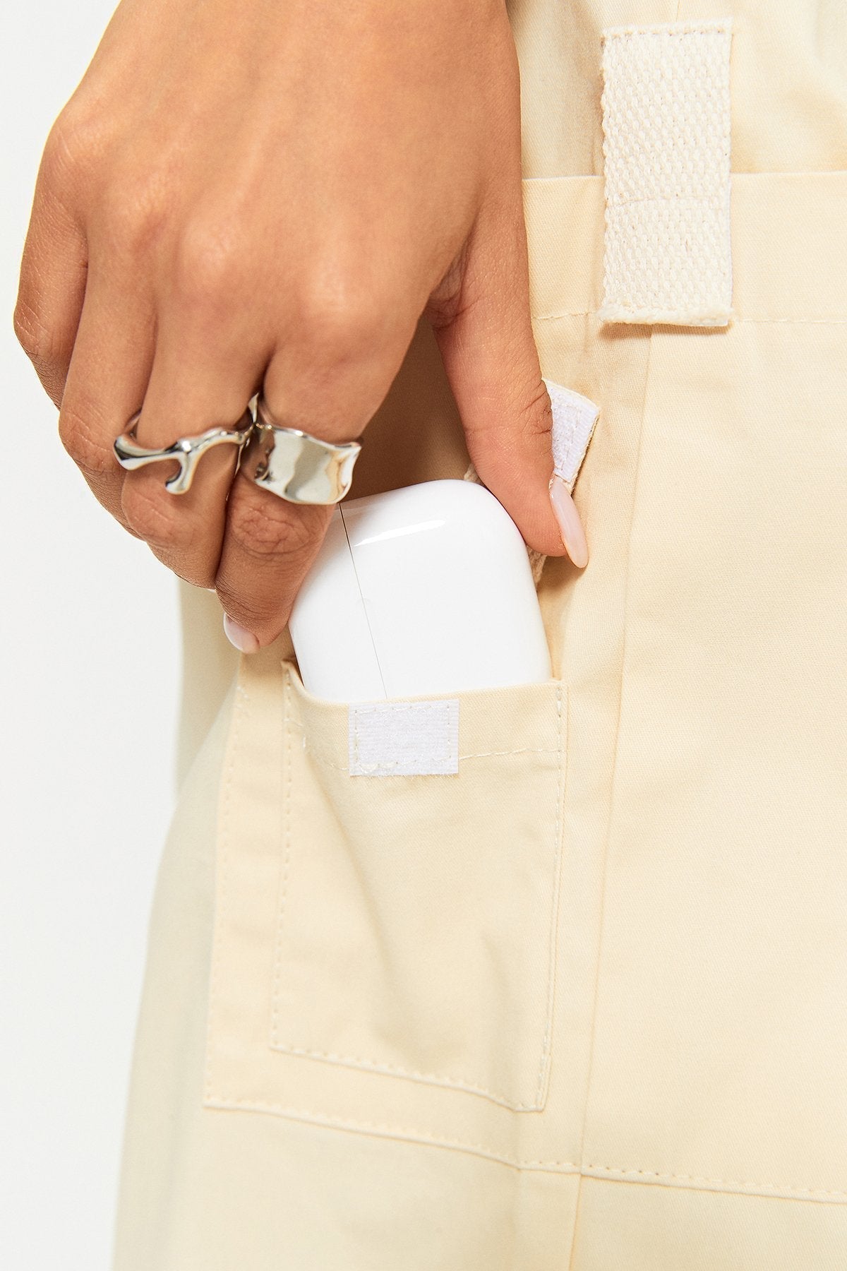 Low Waist Pocket Patched Drawstring Hem Cargo Pants