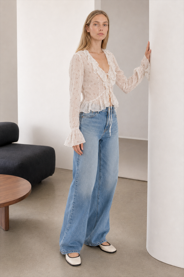 Floral Print Slim Fit V-neck Ruffled Blouse