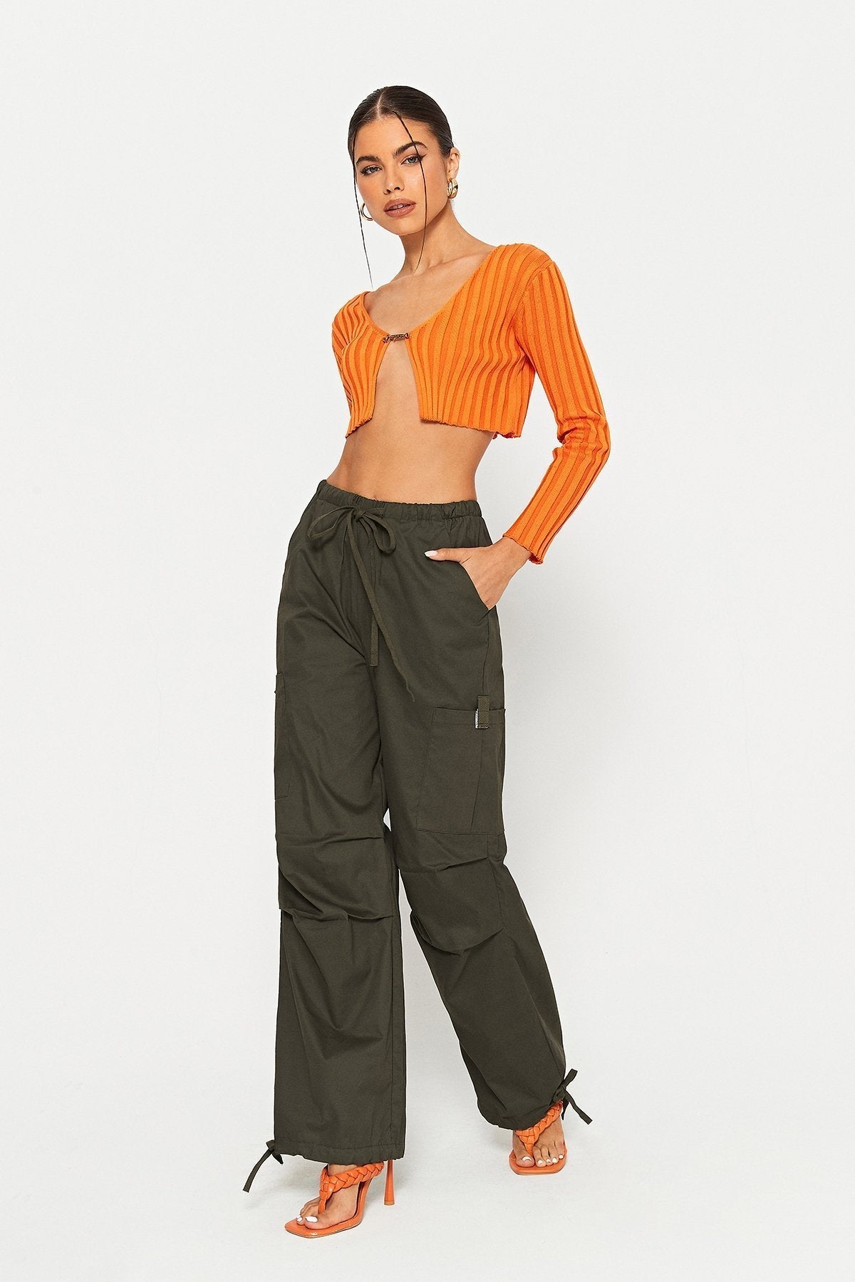 Low Waist Pocket Patched Drawstring Hem Cargo Pants