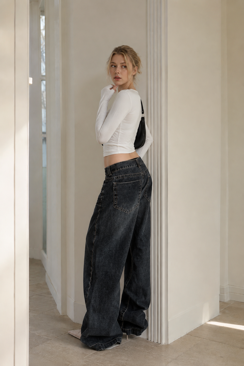 Edgy Relaxed Solid Laid-back Jeans