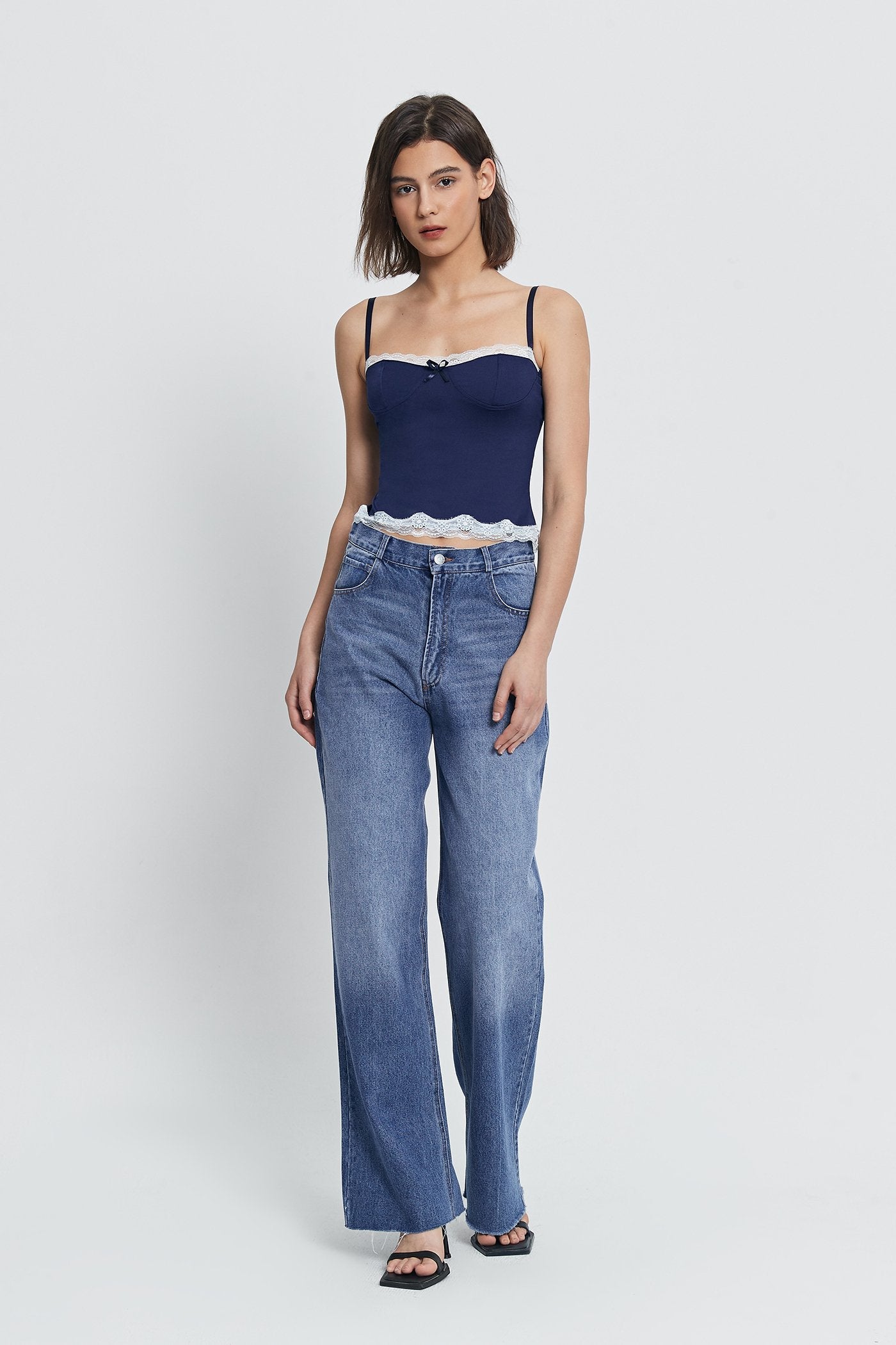Colorblock Knot Front Floral Lace Trim Crop Top