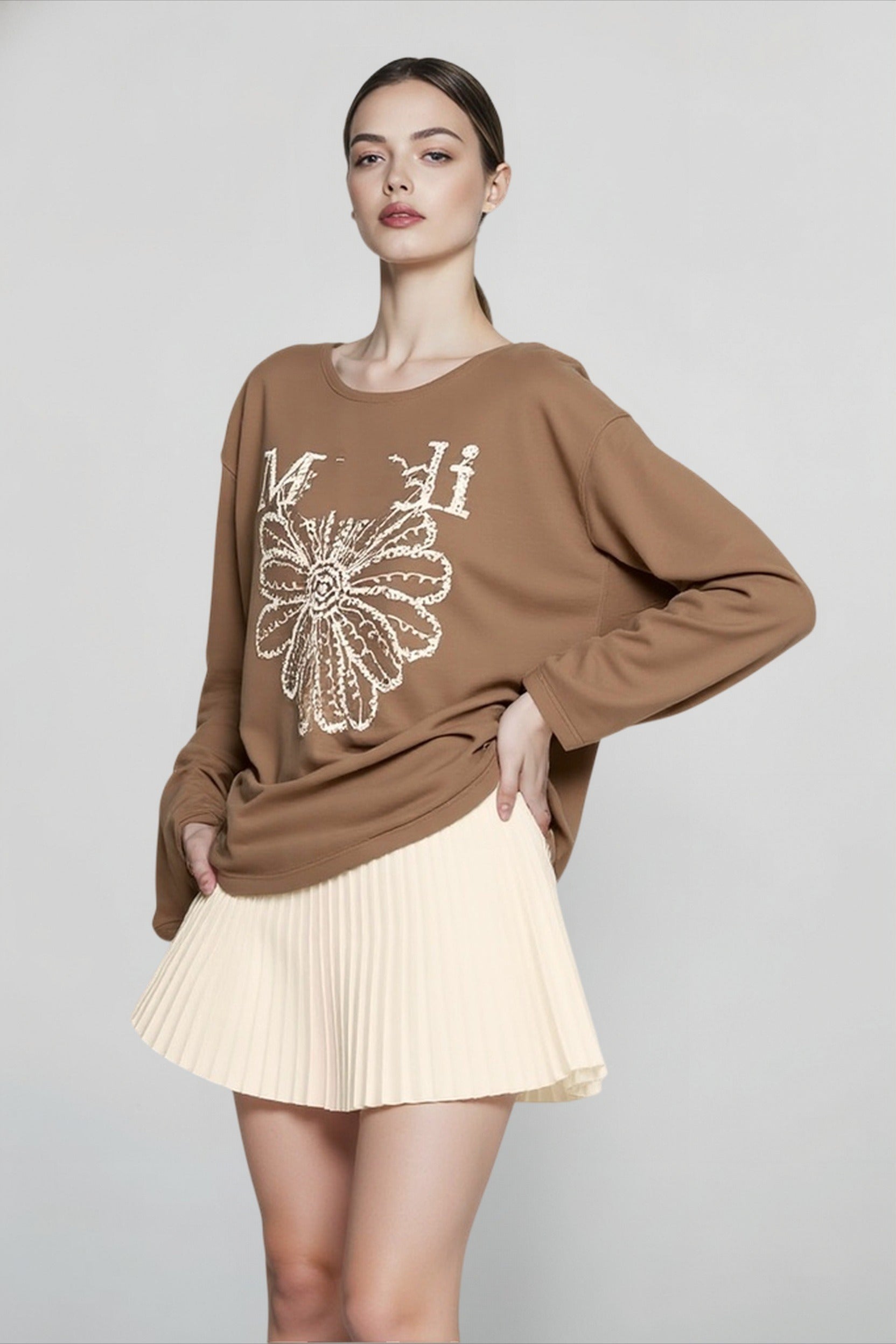 Relaxed Graphic Daisy Cover Up
