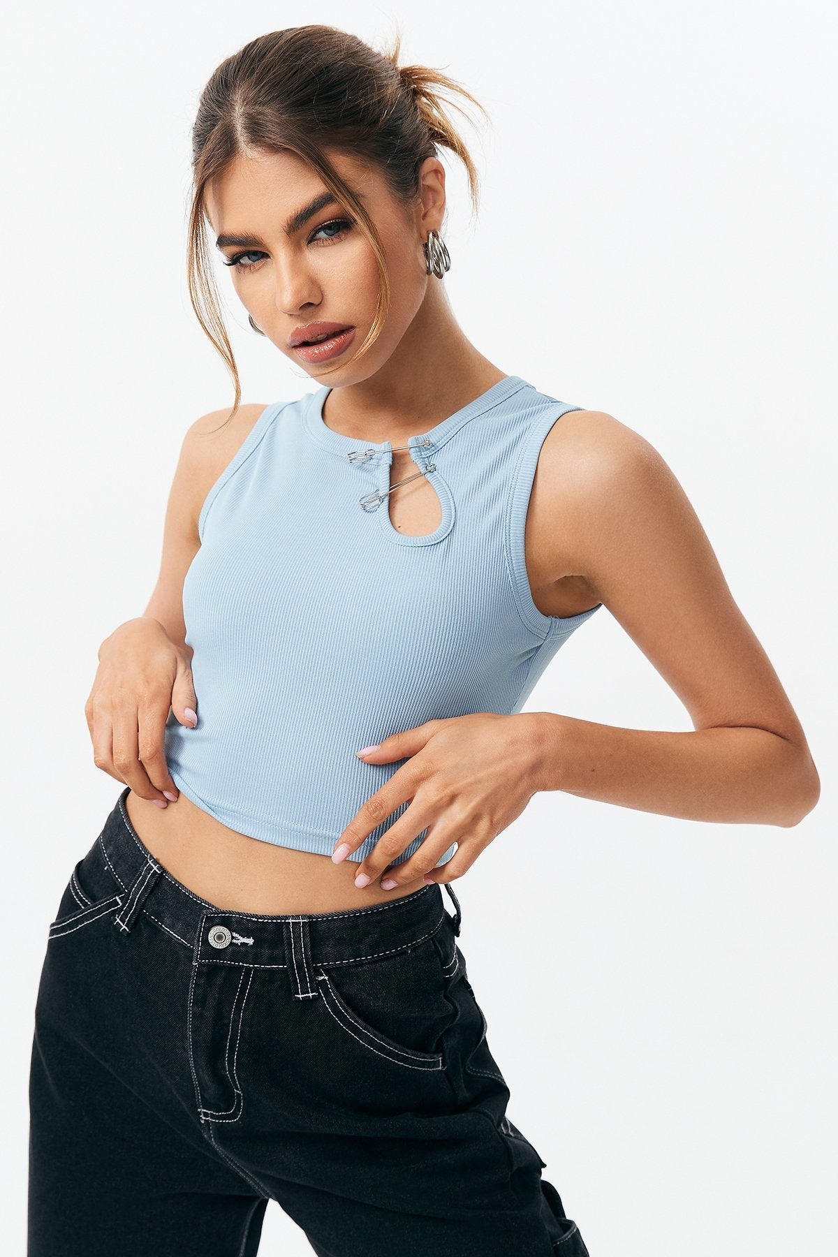 Cut Out Pin Detail Sleeveless Crop Tee
