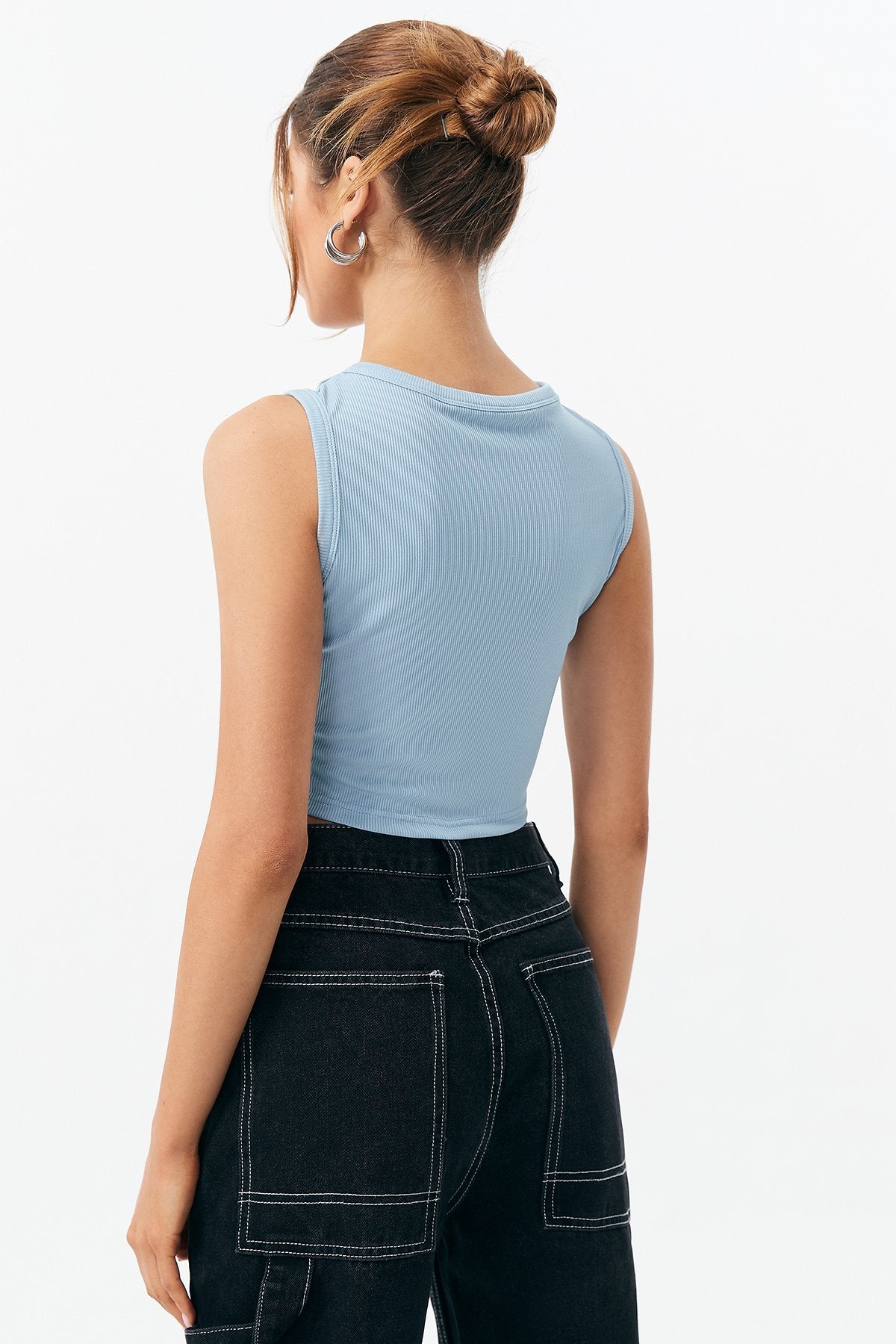 Cut Out Pin Detail Sleeveless Crop Tee