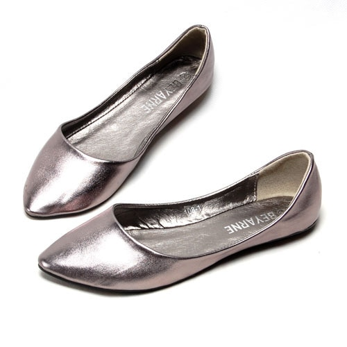 Anisa Women's Pointed Toe Flat