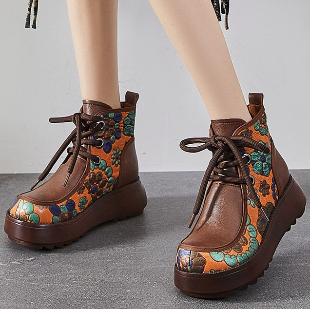 Enriqueta Women's Lace Up Booties