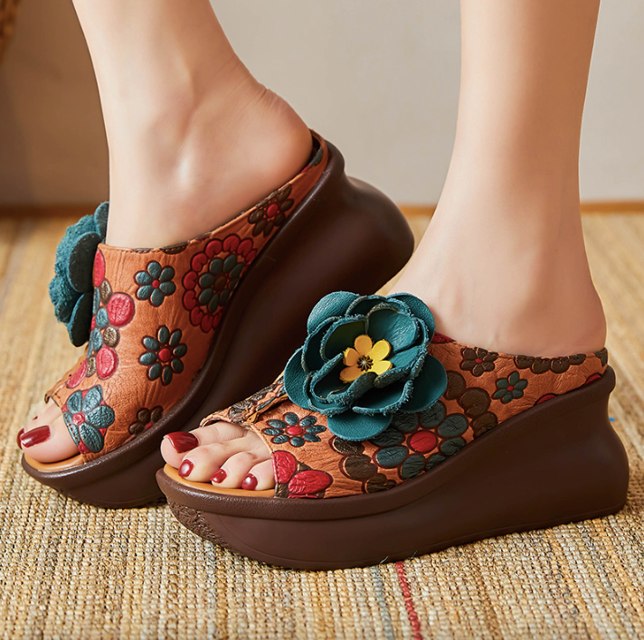 Nayib Women's Leather Clogs