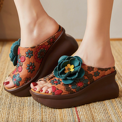 Nayib Women's Leather Clogs
