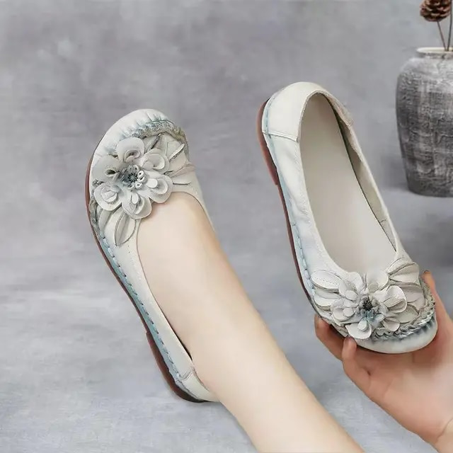 Estelita Women's Leather Flat