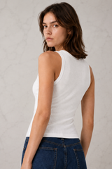 Round Neck Sleeveless Knit Top