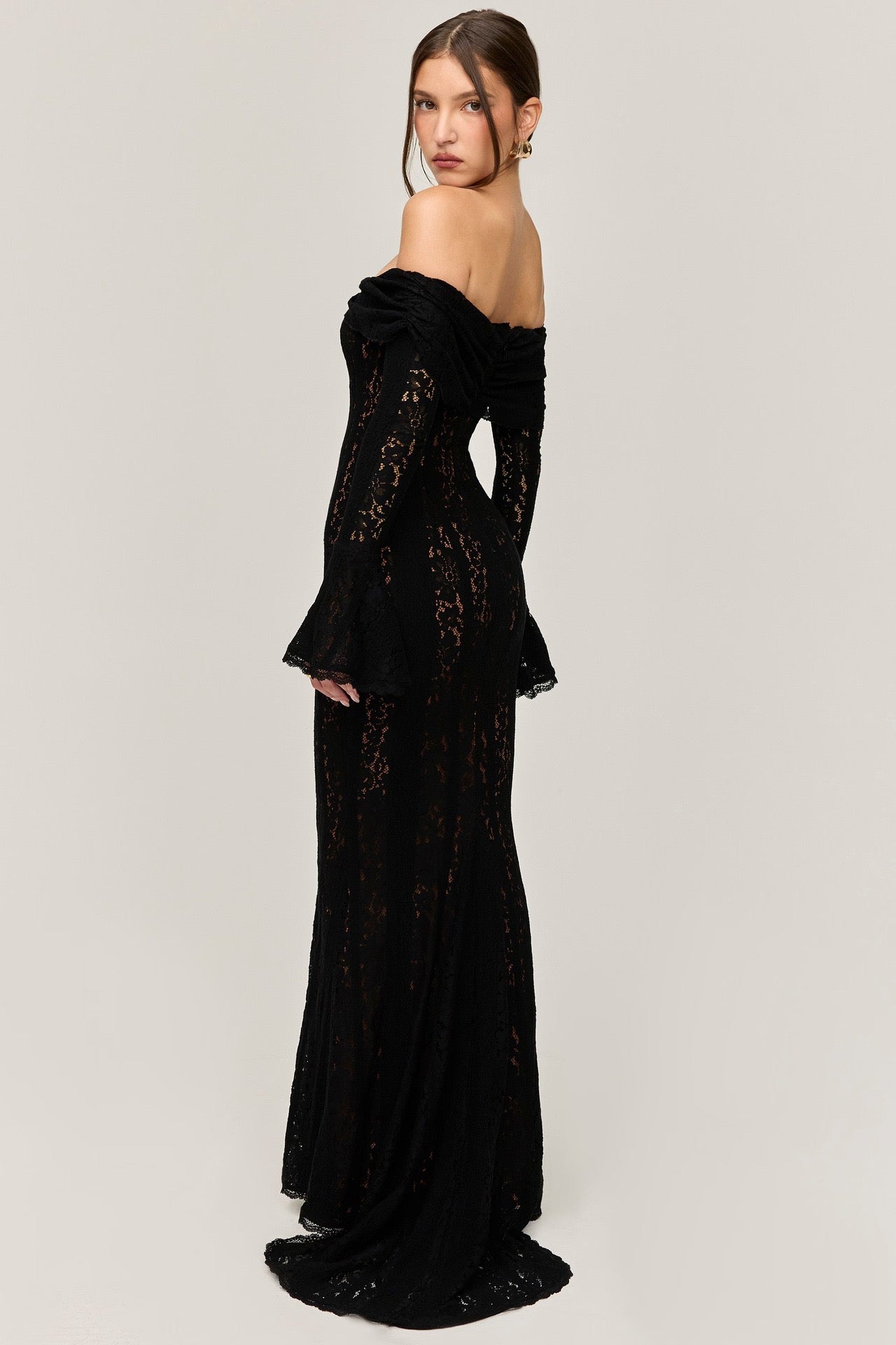 Off-Shoulder Lace Fishtail Dress