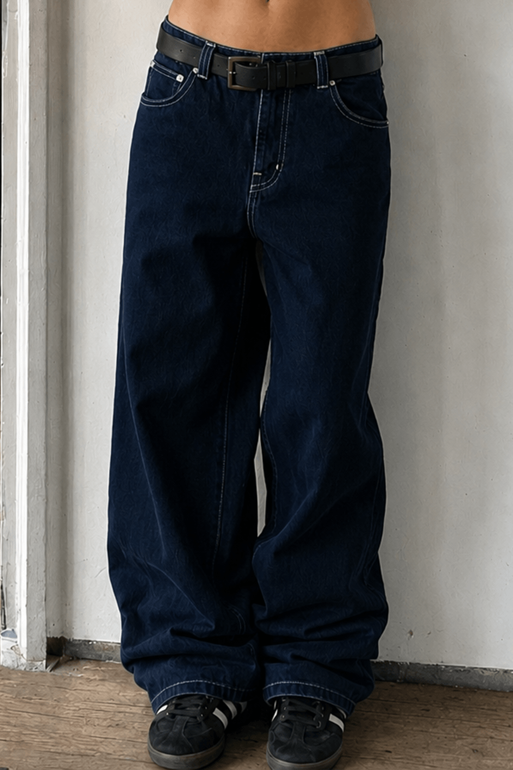 Minimalist Pocket Embroidery Relaxed Wide Leg Jeans