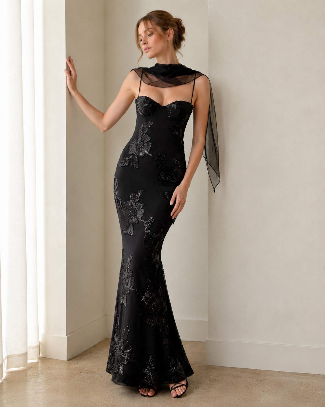 3D Applique Bone Pad Tie Back Solid Prom Dress