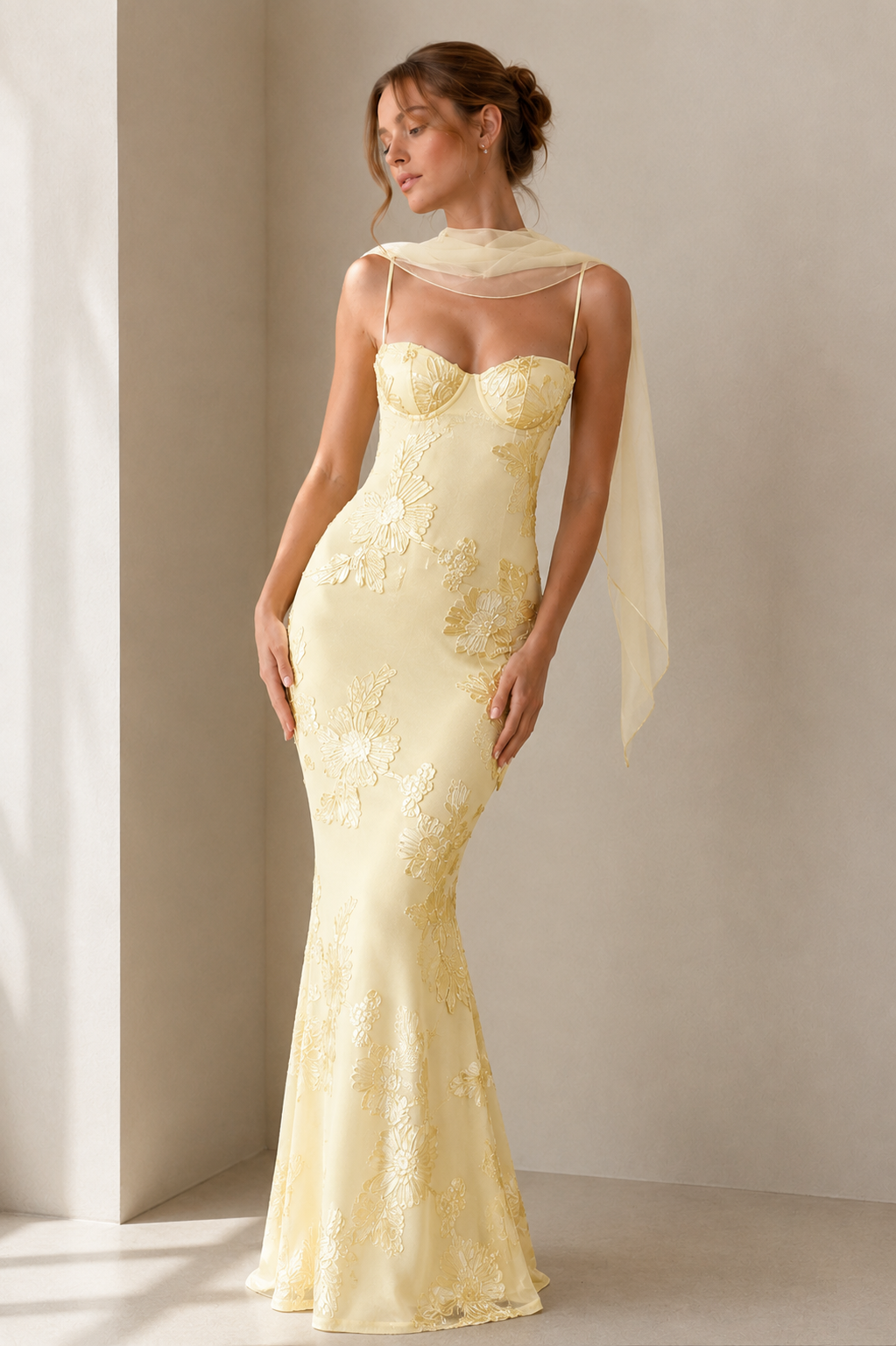 3D Applique Bone Pad Tie Back Solid Prom Dress