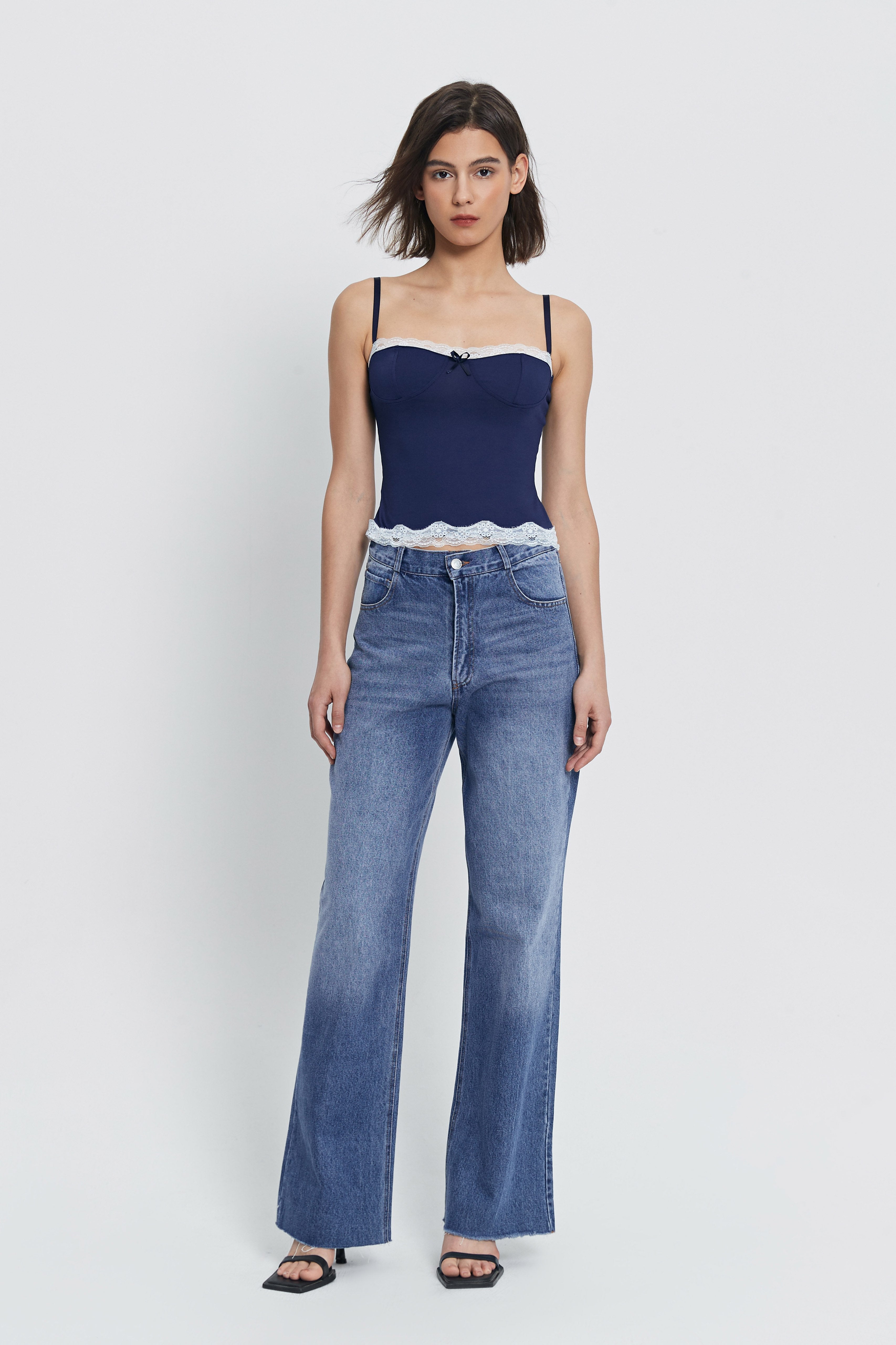 Colorblock Knot Front Floral Lace Trim Crop Top