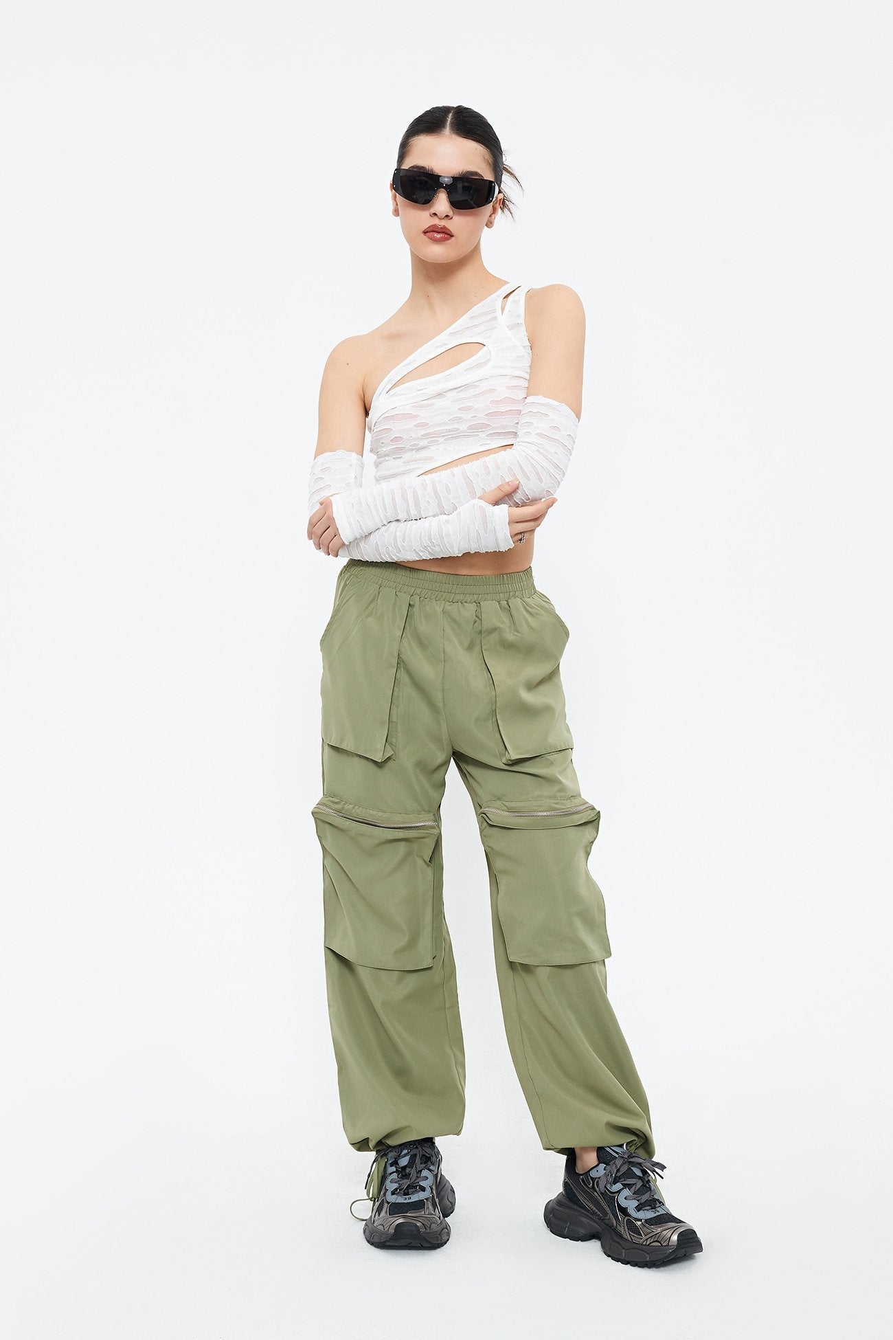 Elastic Waist Pocket Patched Drawstring Hem Cargo Pants