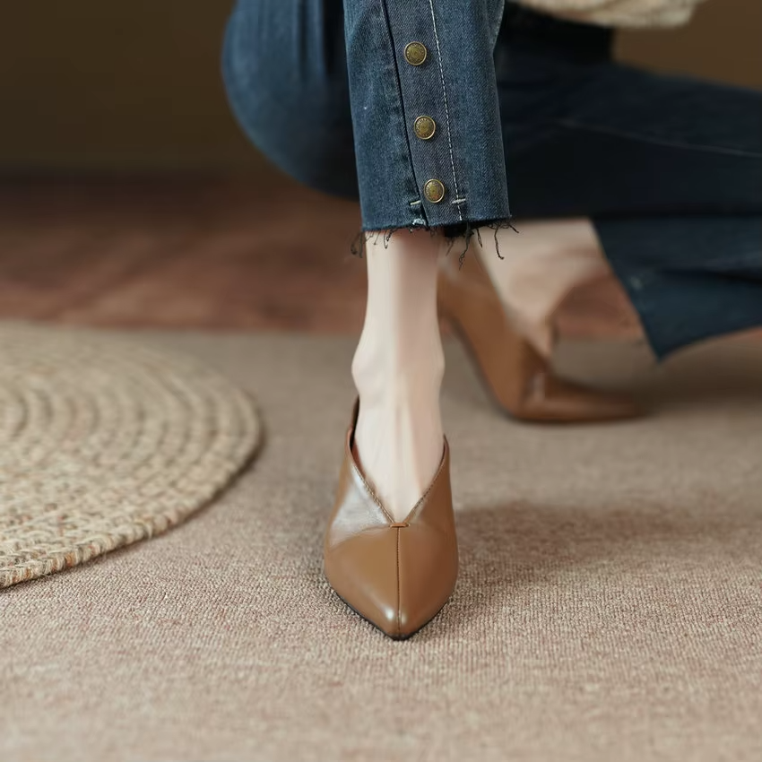 Albani Women's Pointed Toe Pumps