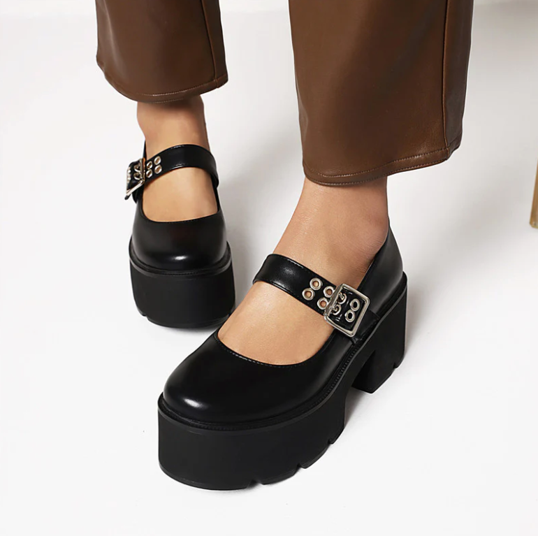Aleja Women's Round Toe Platform Shoes