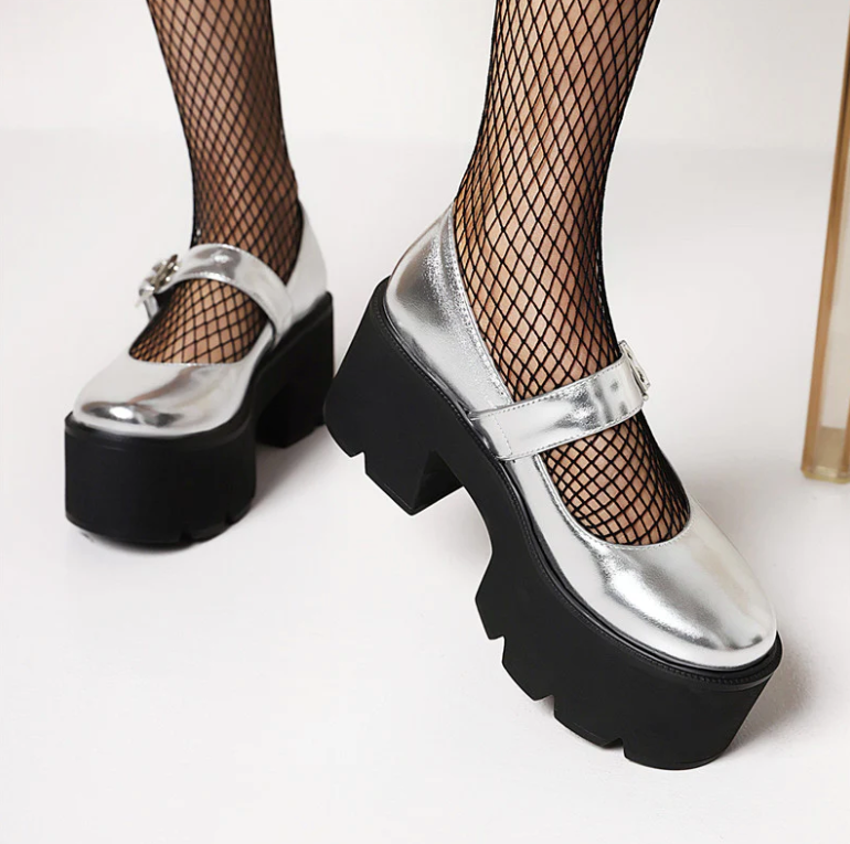 Aleja Women's Round Toe Platform Shoes