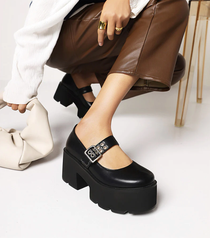Aleja Women's Round Toe Platform Shoes