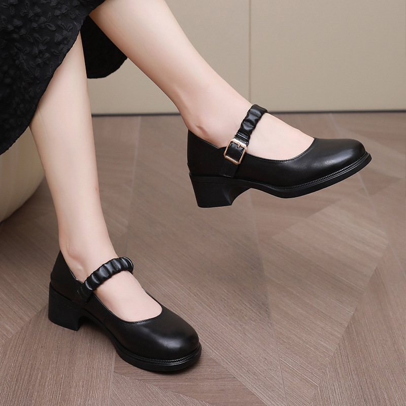 Amelia Women's Round Toe Pumps