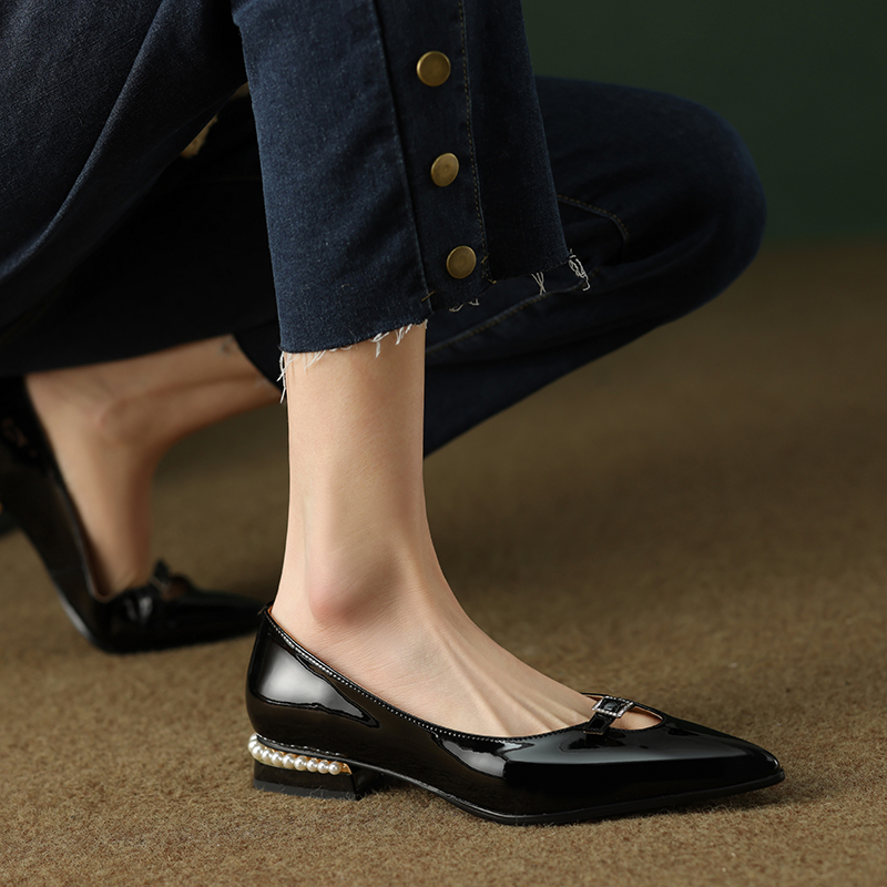 Analia Women's Pointed Toe Pumps
