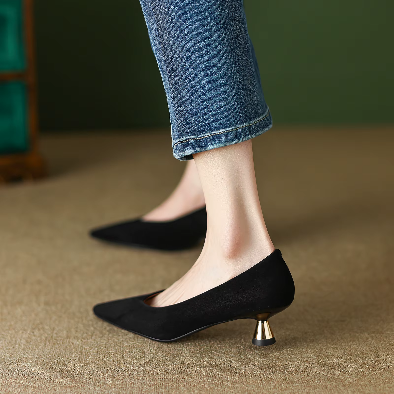 Any Women's Pointed Elegant Pumps