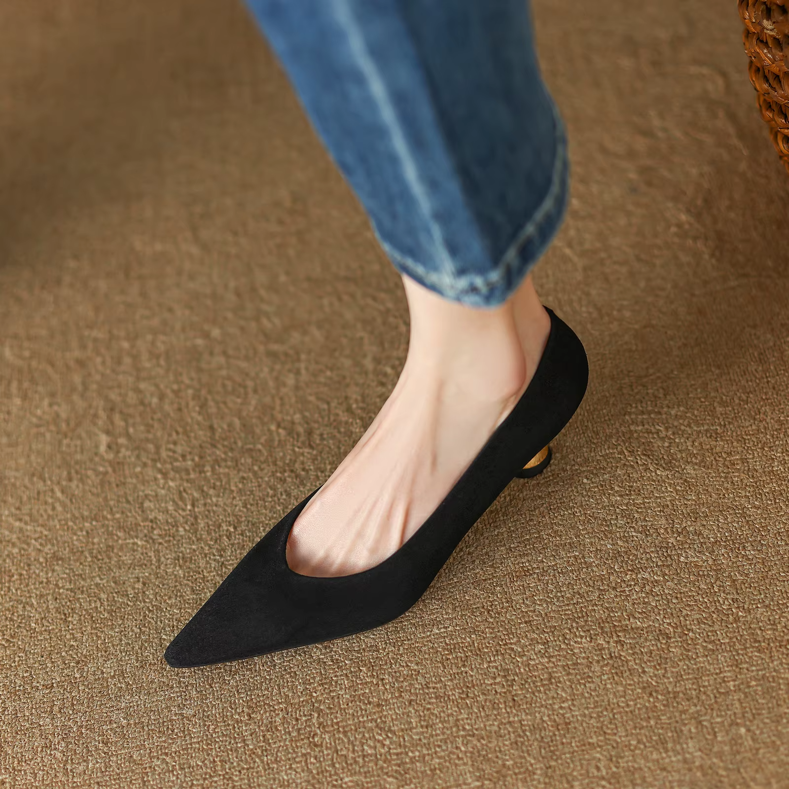 Any Women's Pointed Elegant Pumps