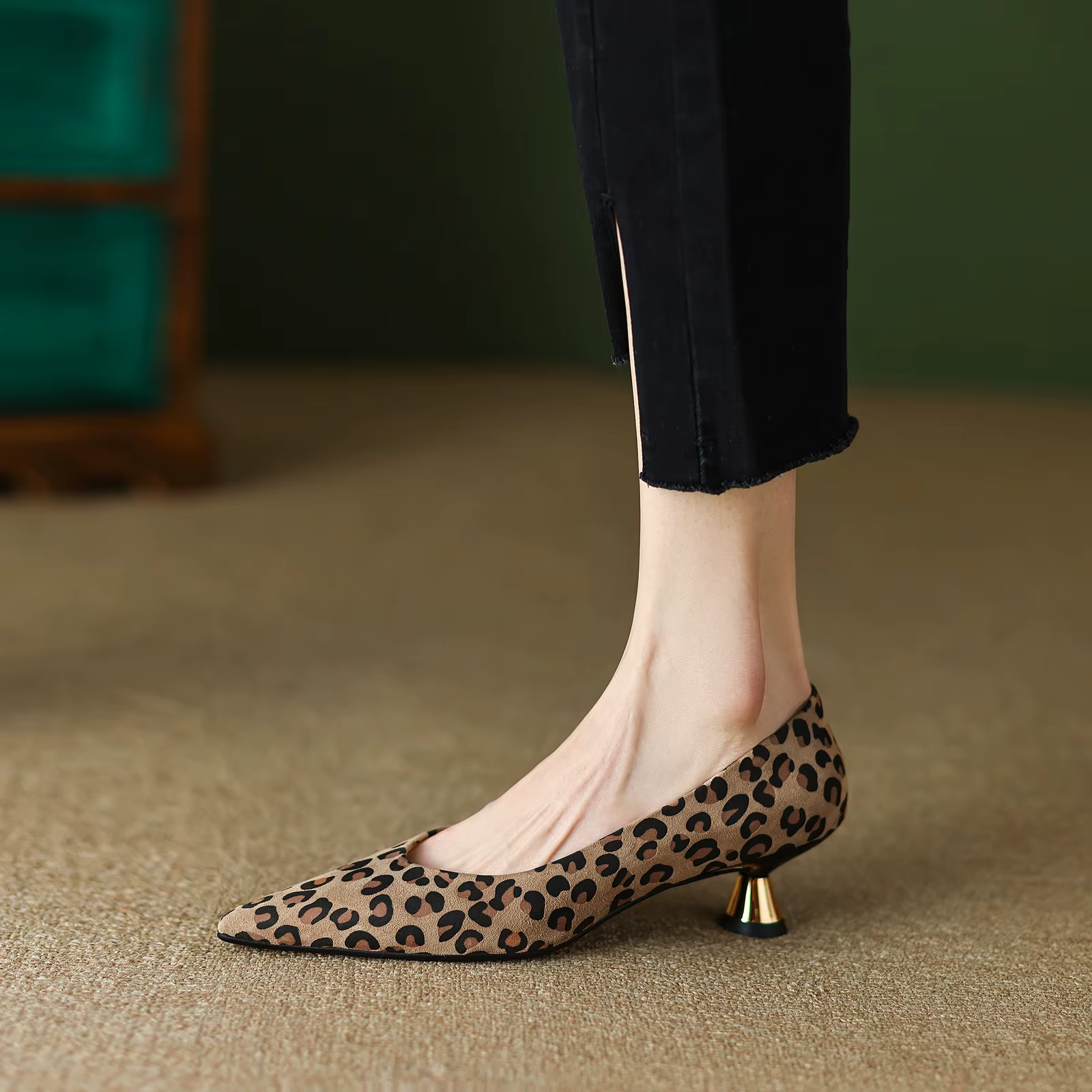 Any Women's Pointed Elegant Pumps