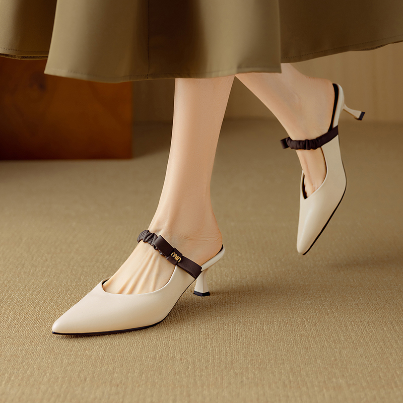 Araujo Women's Leather Pointed Toe Pumps