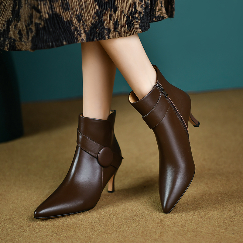 Arcelia Women's Leather Zipper Ankle Boots