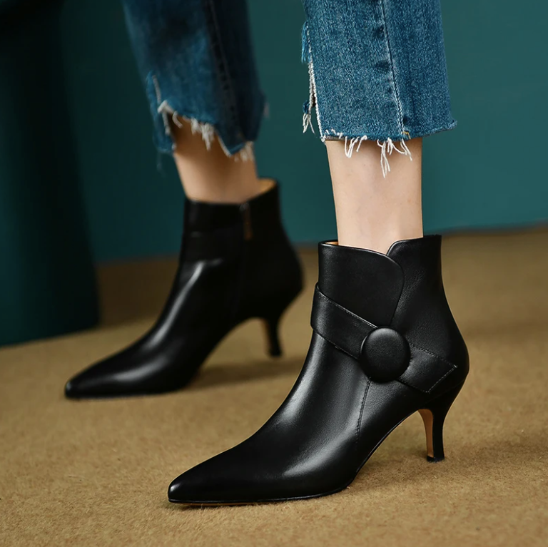 Arcelia Women's Leather Zipper Ankle Boots