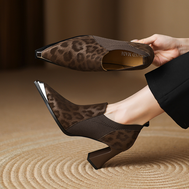 Arianny Women's Metal Iron Head Pointed Toe Pumps