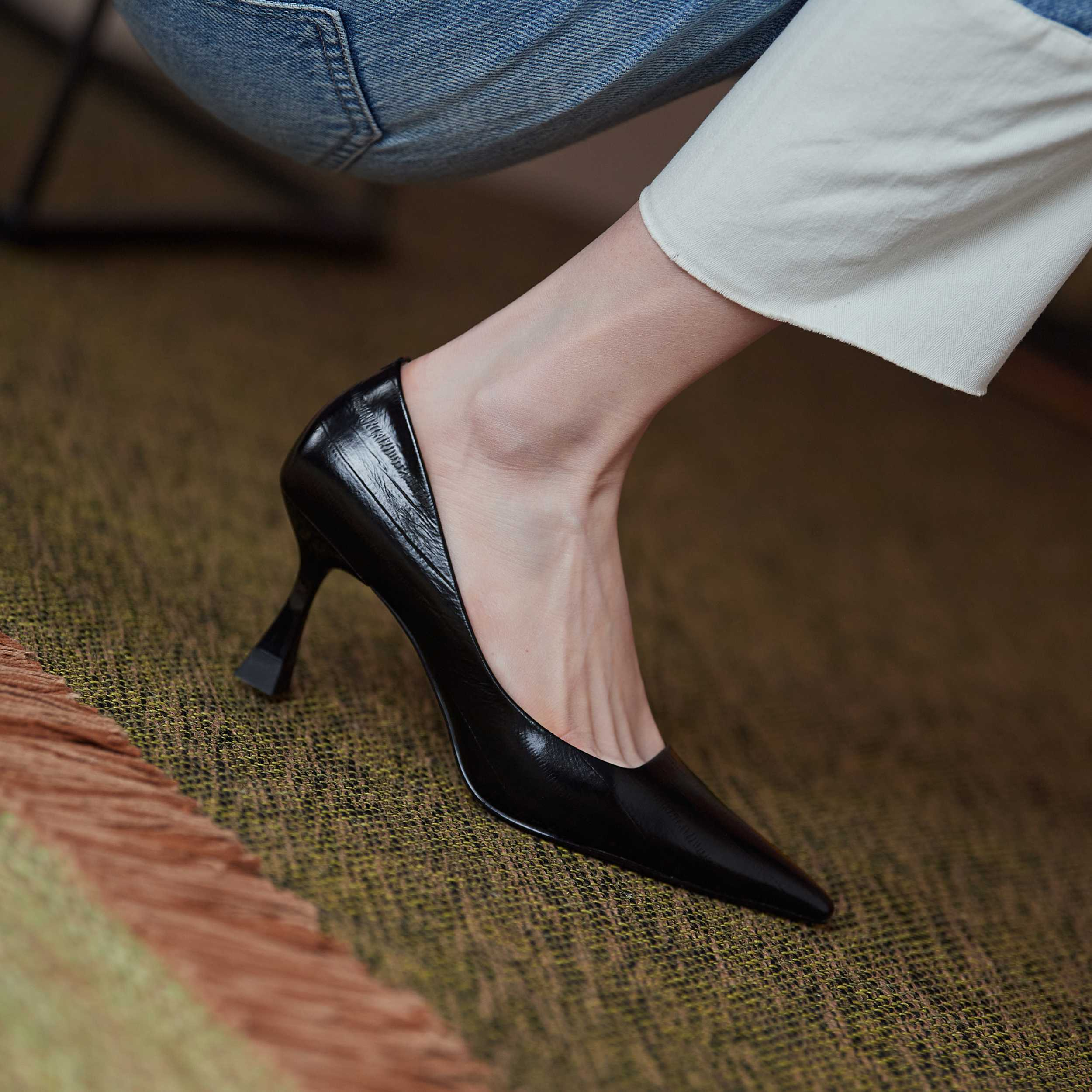 Begonia Women's Leather Pointed Toe Pumps