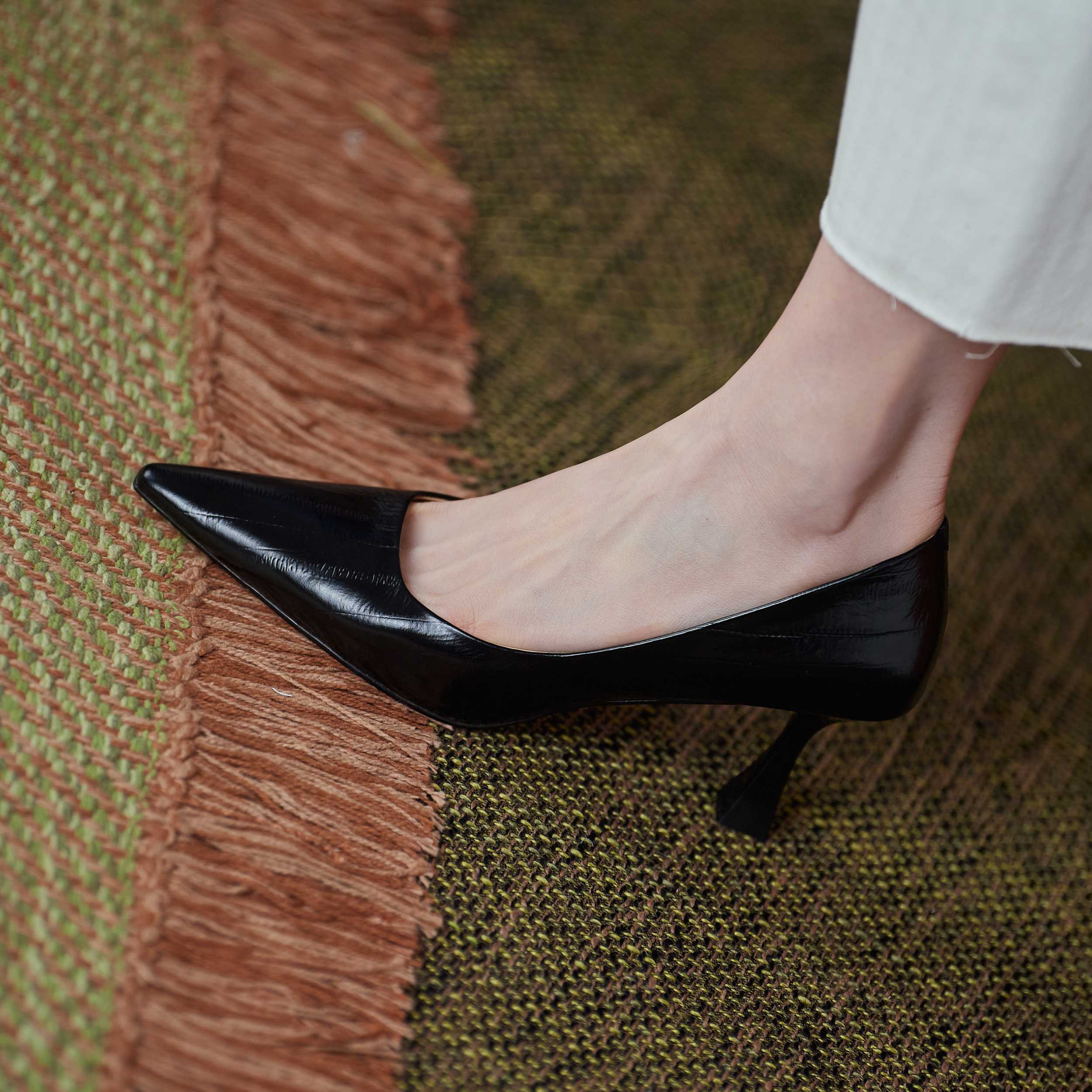 Begonia Women's Leather Pointed Toe Pumps