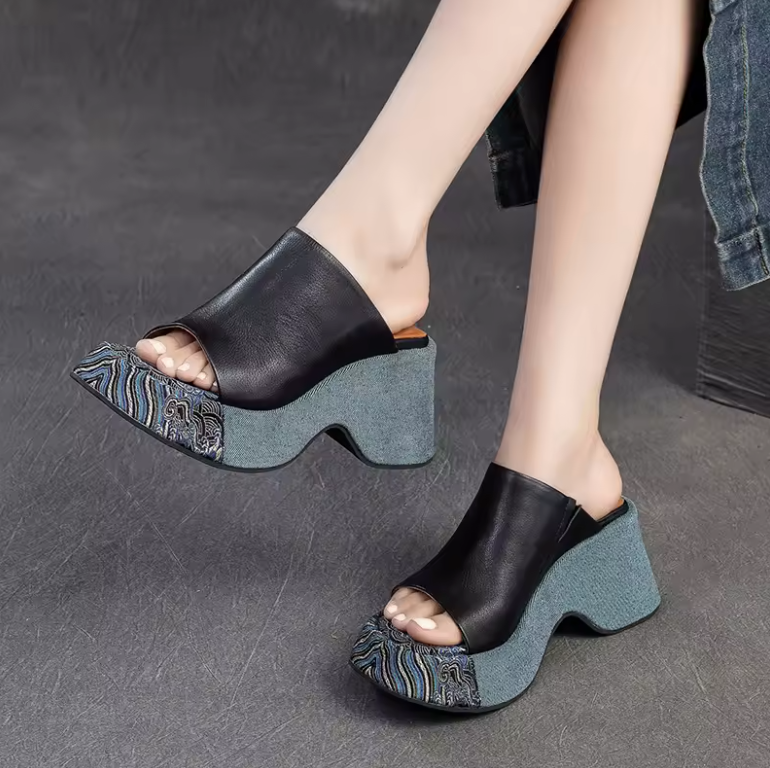 Betty Women's Thick-Soled Outerwear Clogs
