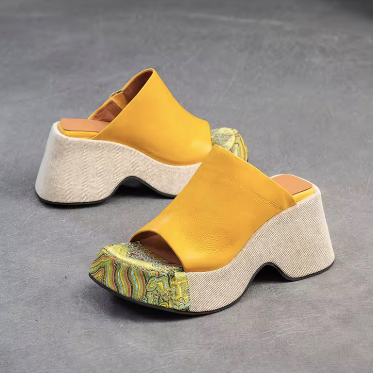Betty Women's Thick-Soled Outerwear Clogs
