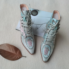 Briana Women's Embroidered Flowers Boots
