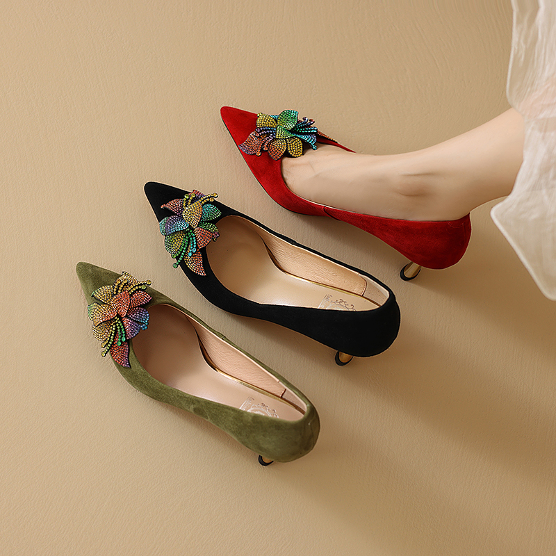 Celia Women's Pointed Toe Flower Leather Pumps