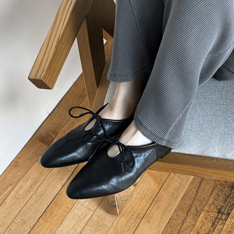 Celia Women's Pointed Toe Pumps