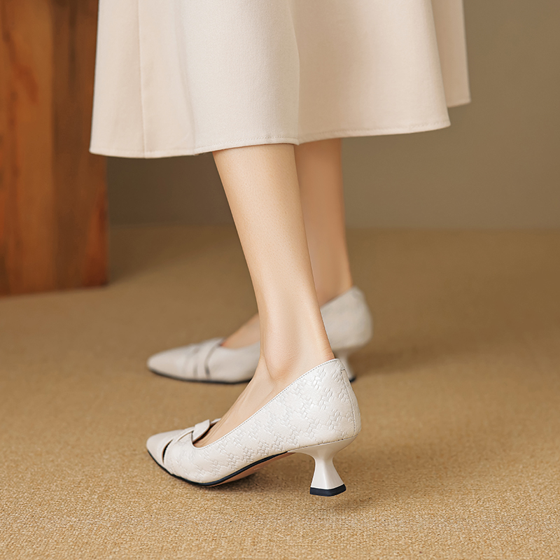 Chiara Women's Kitten Heel Leather Pumps
