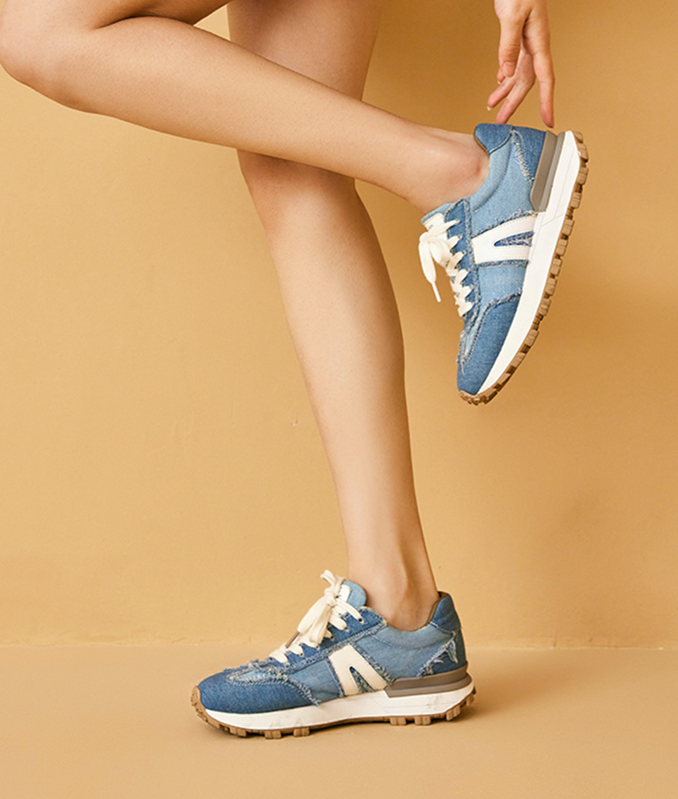 Clara Women's Lace Up Leather Sneaker