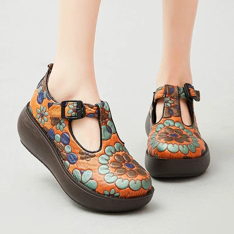 Claudia Women's Leather Round Toe Platform Shoes