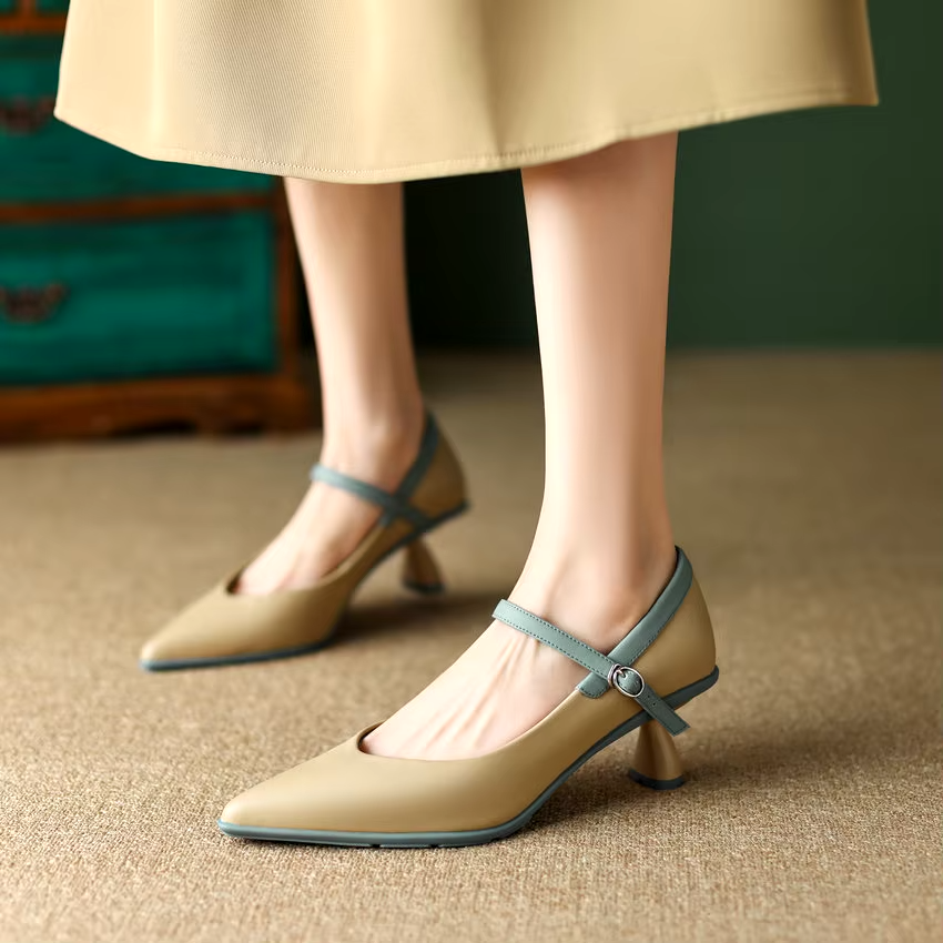 Delia Women's Leather Dress Pumps